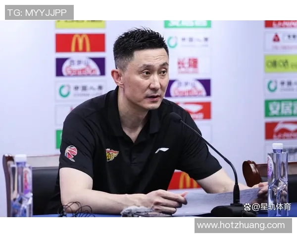 徐杰赛后向球迷致歉杜锋安慰并称赞他表现出色